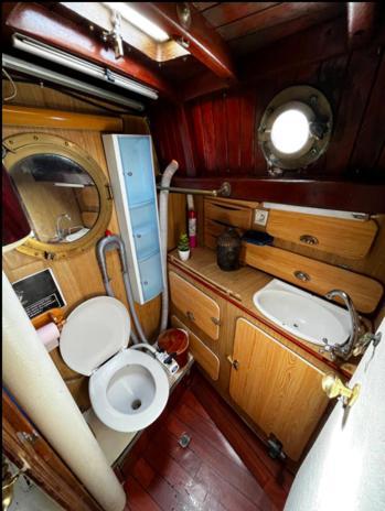 Bateau Watson Accueillant & Chaleureux Hotel Уистреам Екстериор снимка